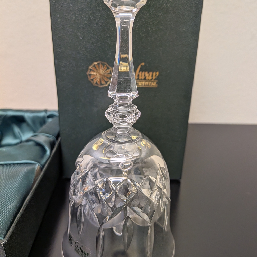 Galway Crystal Bell with Original Box - Picture 2 of 8